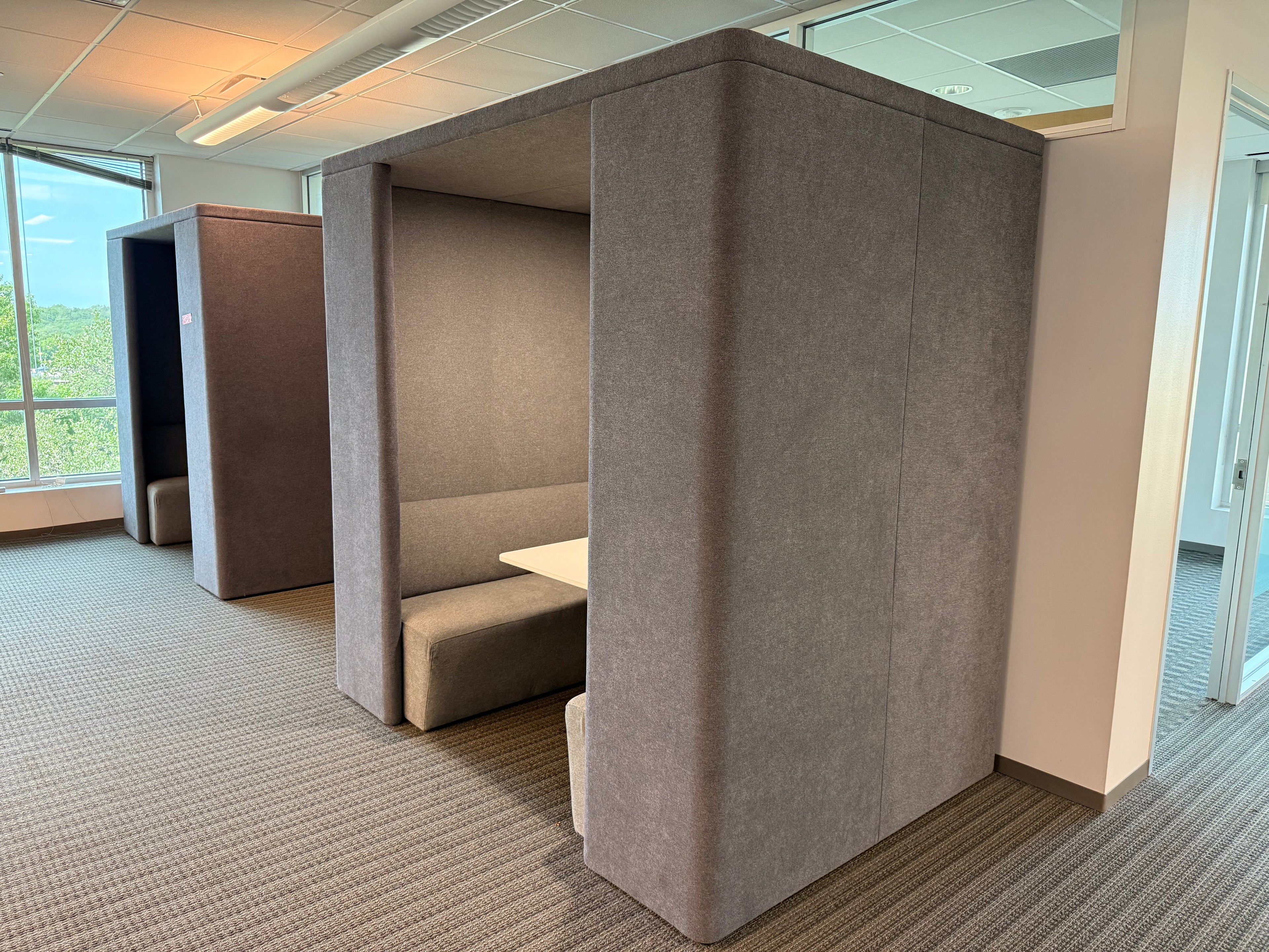 4-Person Meeting Pod