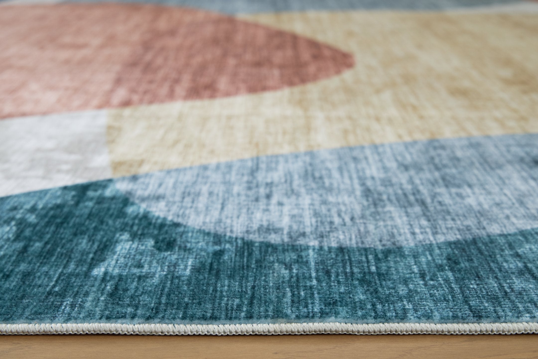 Chanleigh Washable 7'6 x 9'6 Area Rug